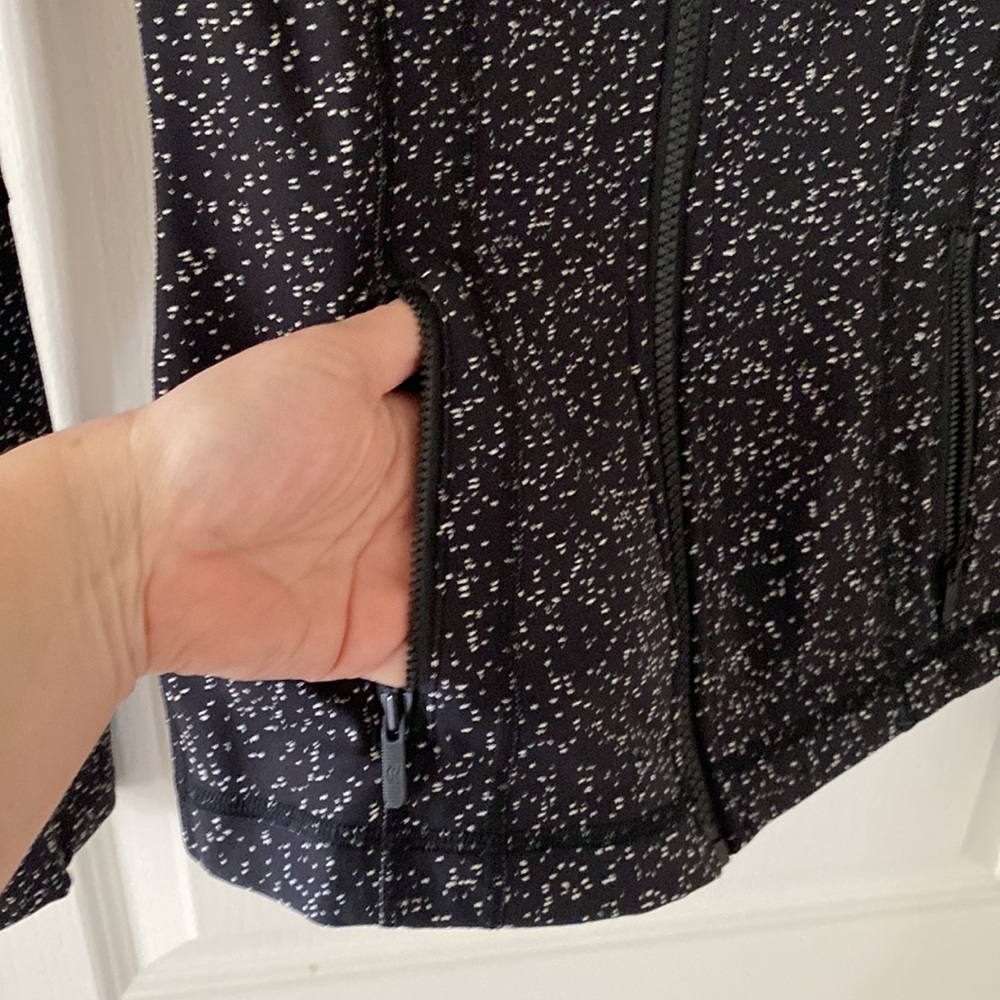Lululemon Define Jacket Night View White Black - Size 2 - Picture 5 of 8